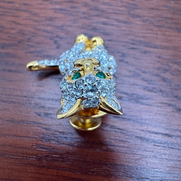 Vintage Swarovski pave crystal cat pin with green eyes. - Picture 4 of 10